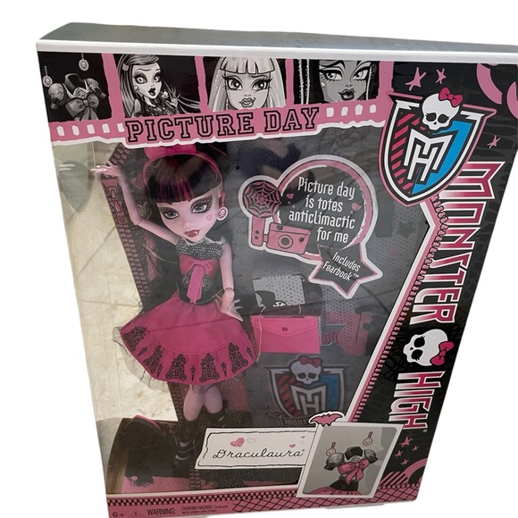 New Draculaura doll
